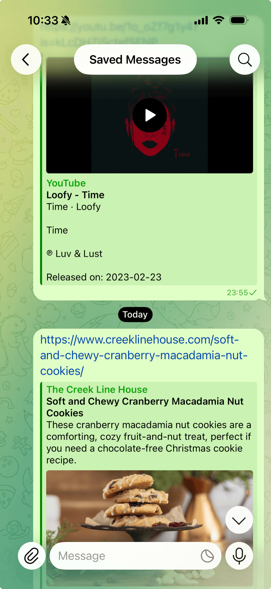Telegram Saved Messages, holding a YouTube link and a recipe link with nothing to organize them